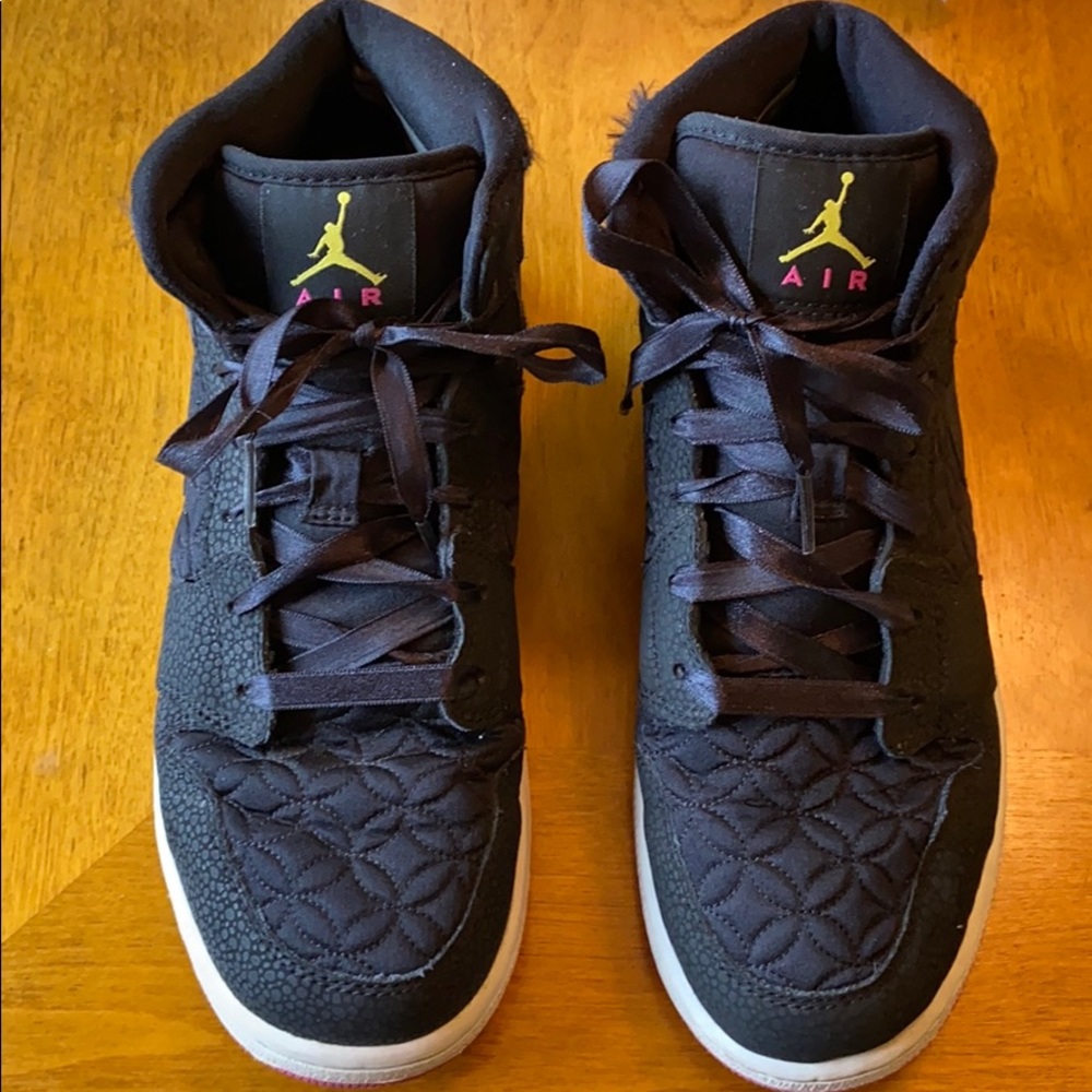 Authentic Air Jordan 1 phat YOUTH